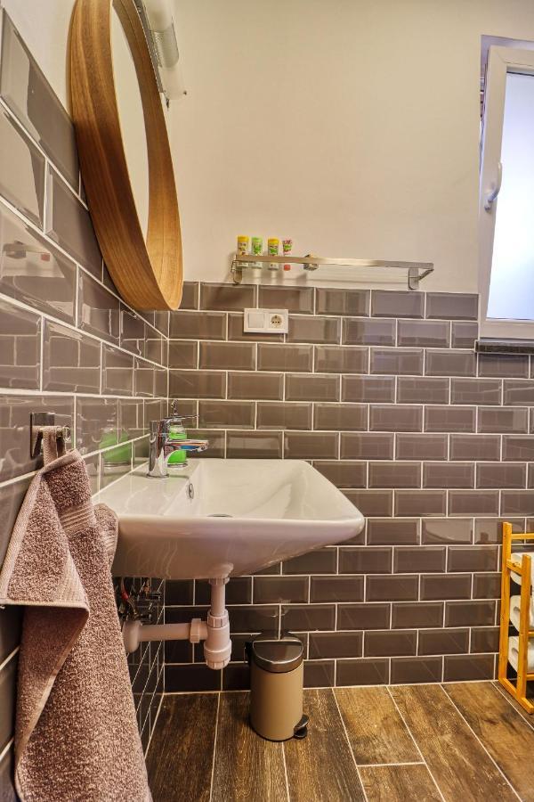 Barka Apartman 埃格尔 外观 照片