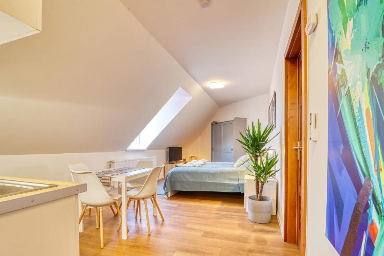 Barka Apartman 埃格尔 外观 照片