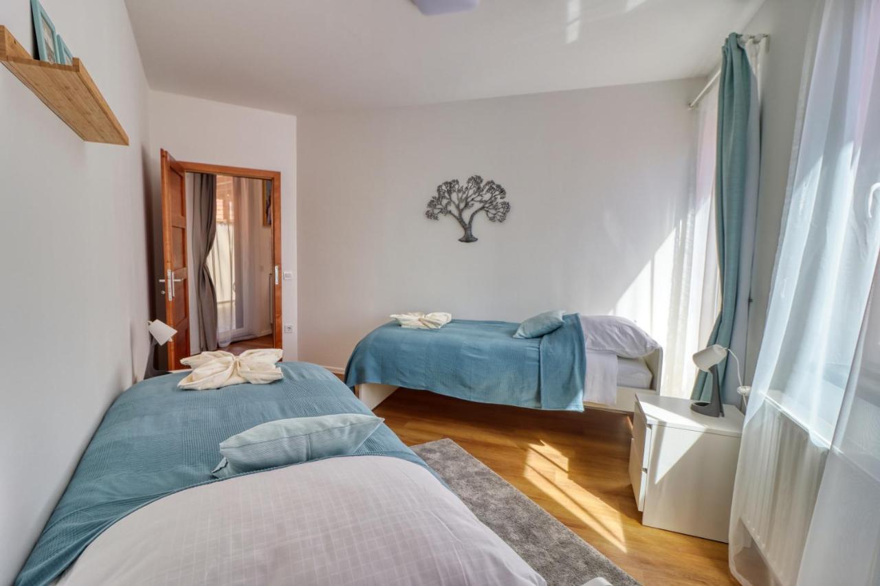 Barka Apartman 埃格尔 外观 照片